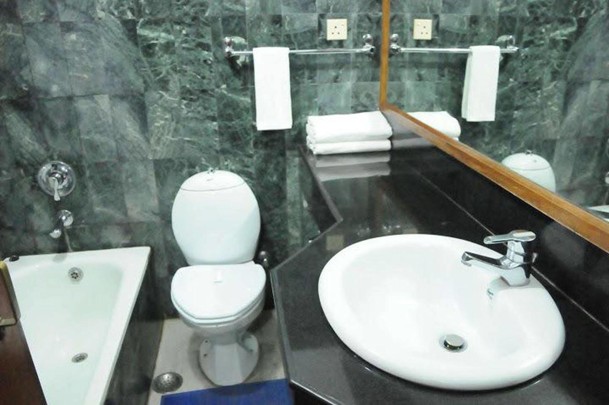 Hotel Clarion Jawalakhel Lalitpur Bagian luar foto